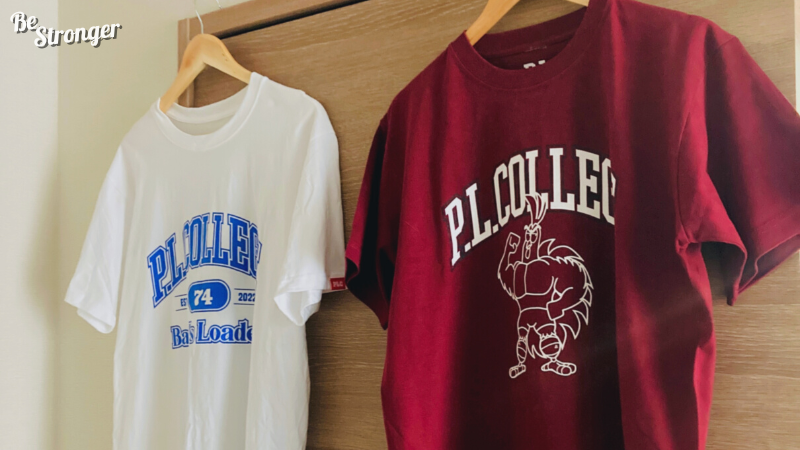 2枚並んだP.L.COLLEGEのTシャツ